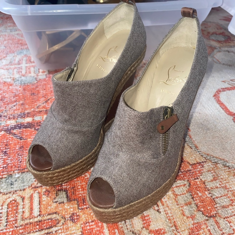 Christian louboutin grey & brown wedges